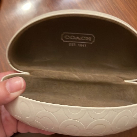 COACH WHITE ARABELLA SUNGLASSES. EXCELLENT CONDITION. WHITE EMBOSSED CASE. EUC - Picture 11 of 15